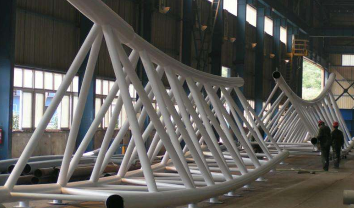 大连管廊钢结构与桁架结构的管道支架应该如何区分